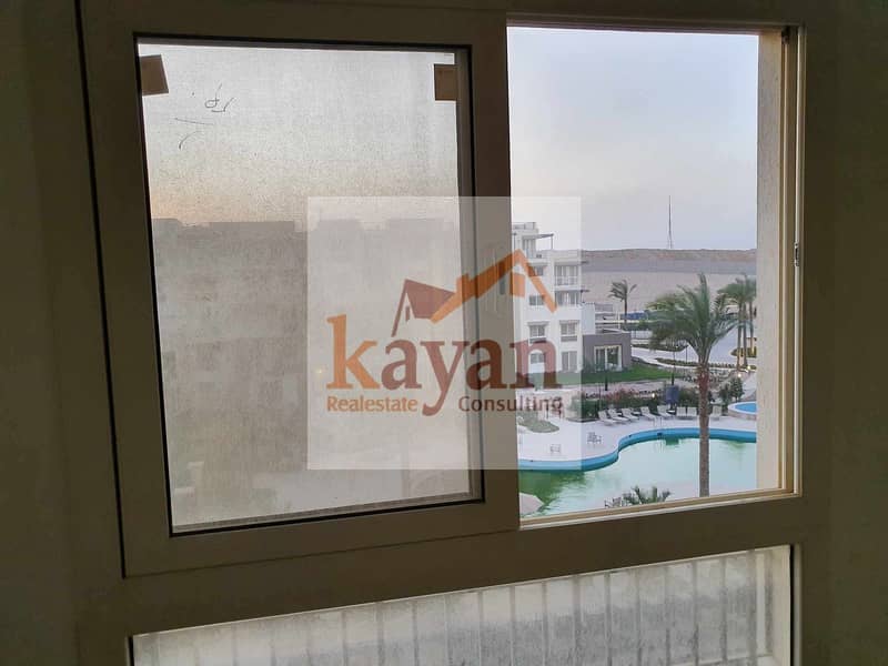 12 169f9455-4b1a-423b-a61d-1a8d592126b2. jpg