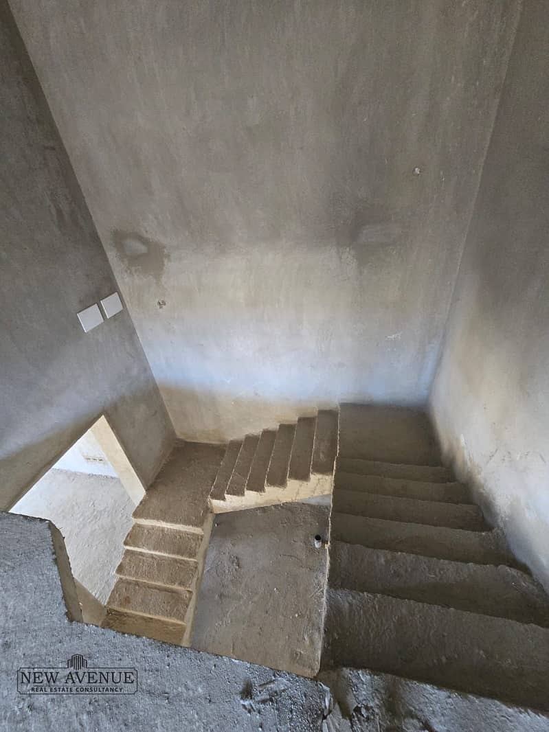 11 WhatsApp Image 2025-12-08 at 11.12. 01_fe95aea7. jpg