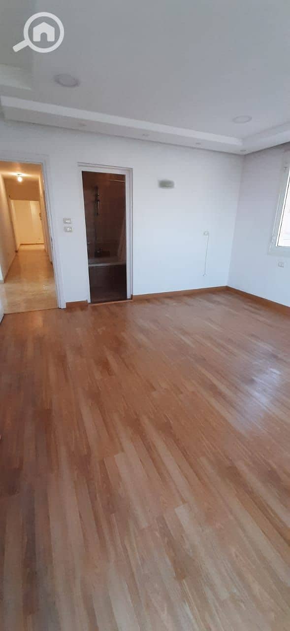 3 4ebae119-0d68-49bf-8766-e7015f6b4780. jpeg