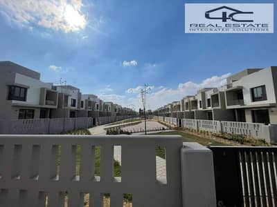 4 Bedroom Villa for Sale in Shorouk City, Cairo - WhatsApp Image 2025-12-09 at 4.17. 34 AM. jpeg 4 Bedroom Villa for Sale in Shorouk City, Cairo - WhatsApp Image 2025-12-09 at 4.17. 34 AM. jpeg