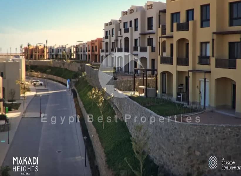 21 Capt77888ure. jpg