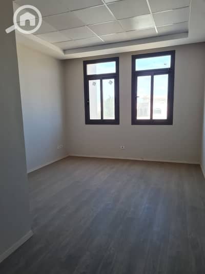 عيادة  للبيع في 6 أكتوبر، الجيزة - IMG-20251209-WA0040. jpg