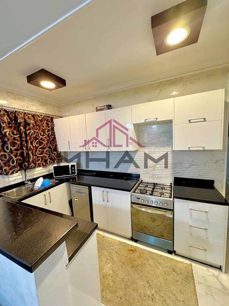 5 photo_5890732339107662764_y. jpg