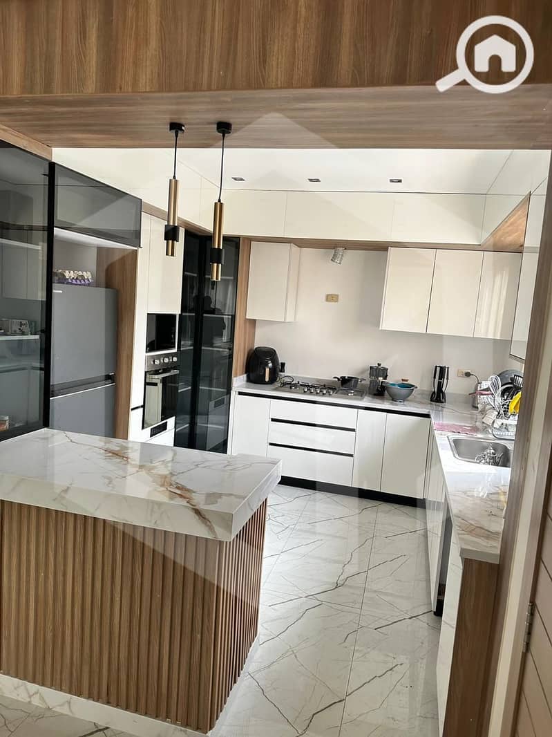 11 Al Patio 6 11. jpg