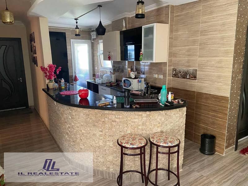 12 e85cc95c-b22a-41c3-a765-34876376f831. jpg