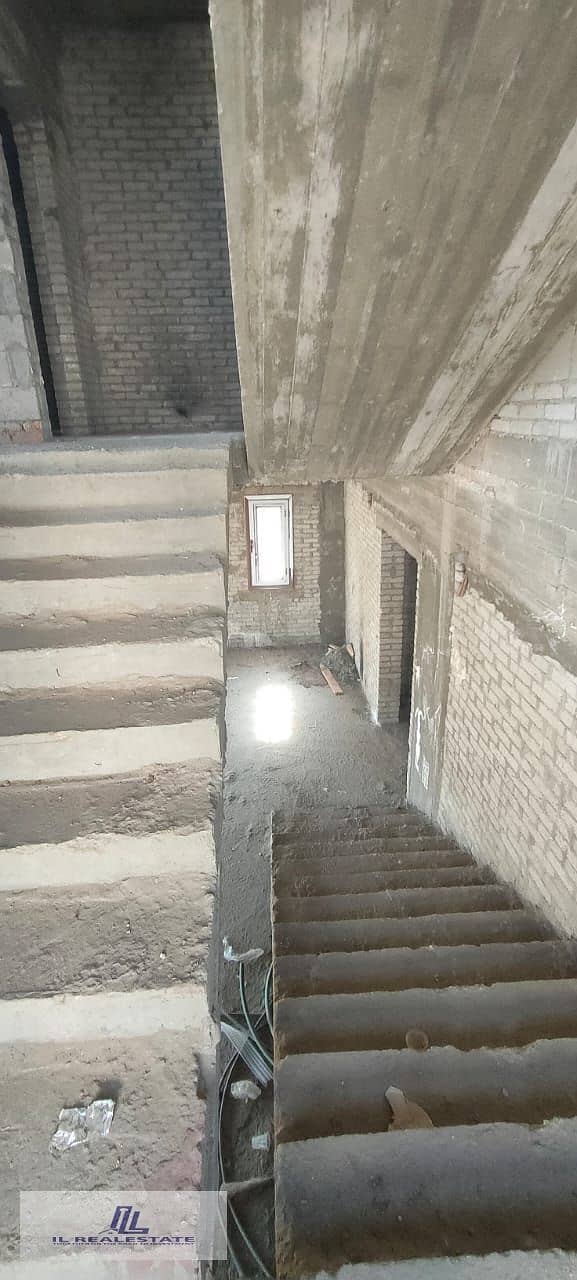 4 3cd87a98-1714-490b-8269-76a8a7f4ee04. jpg