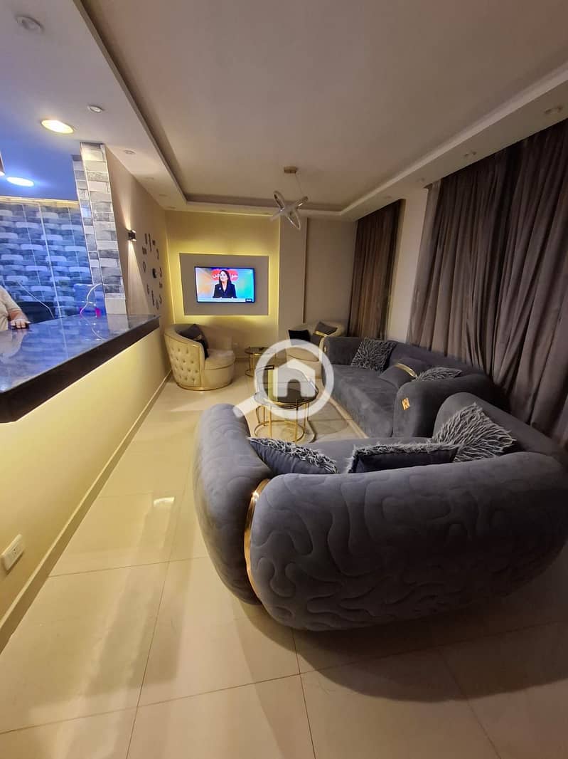 3 cfee464f-10d8-4b00-9ac9-9ba798e3e8c4. jpeg