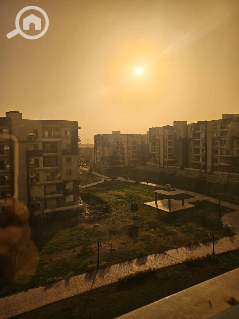 4 63c68161-33dc-4f04-9b67-4614b923edcb. jpg