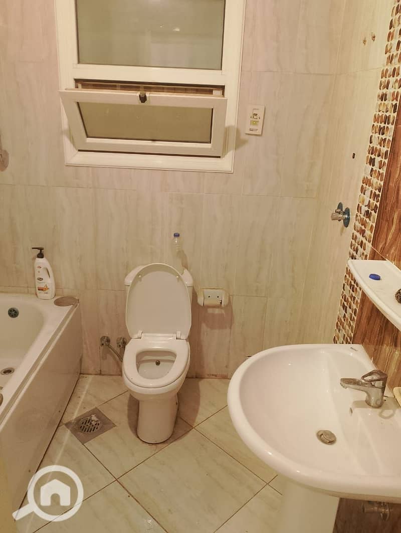 8 34523d8c-ea8c-445d-925e-403ca15ea2e8. jpg