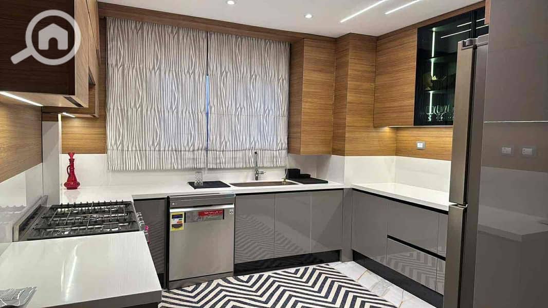 10 f7a0a982-4dc0-479e-afc9-ff4f6032ac3b. jpg