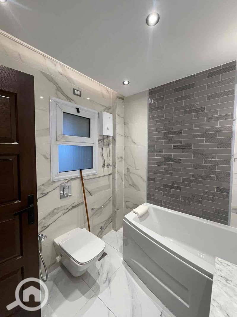 12 89ed7dac-b964-40ed-beeb-b44903faad76. jpg