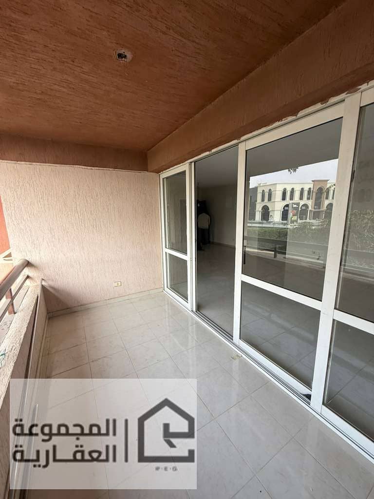 4 17da79a2-8ddd-45a7-a85d-8fe06b9e3562. jpg