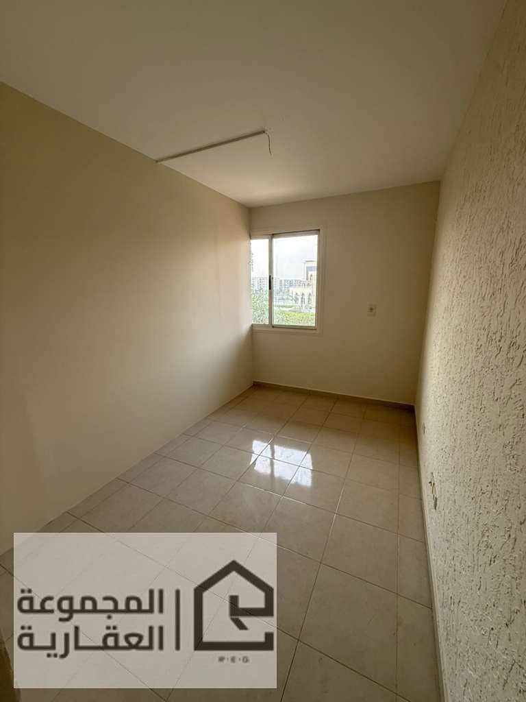 12 dea62a15-3382-44c0-9e26-8dbd1d7f3ab7. jpg