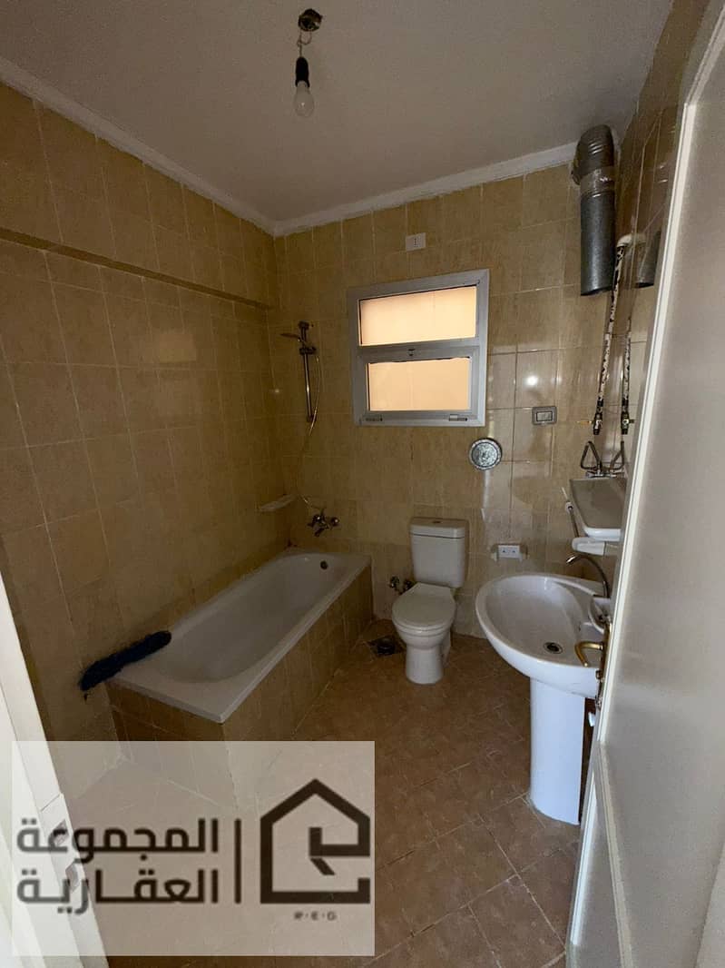 8 a660bdb4-fdb9-402b-a0e5-8ab7a940be9f. jpg