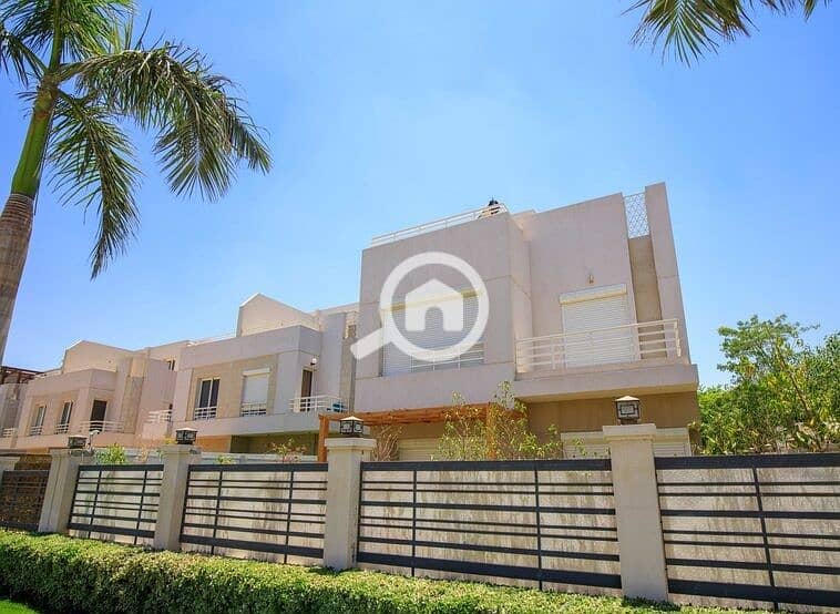 3 Atrio-Compound-Sheikh-Zayed. jpg