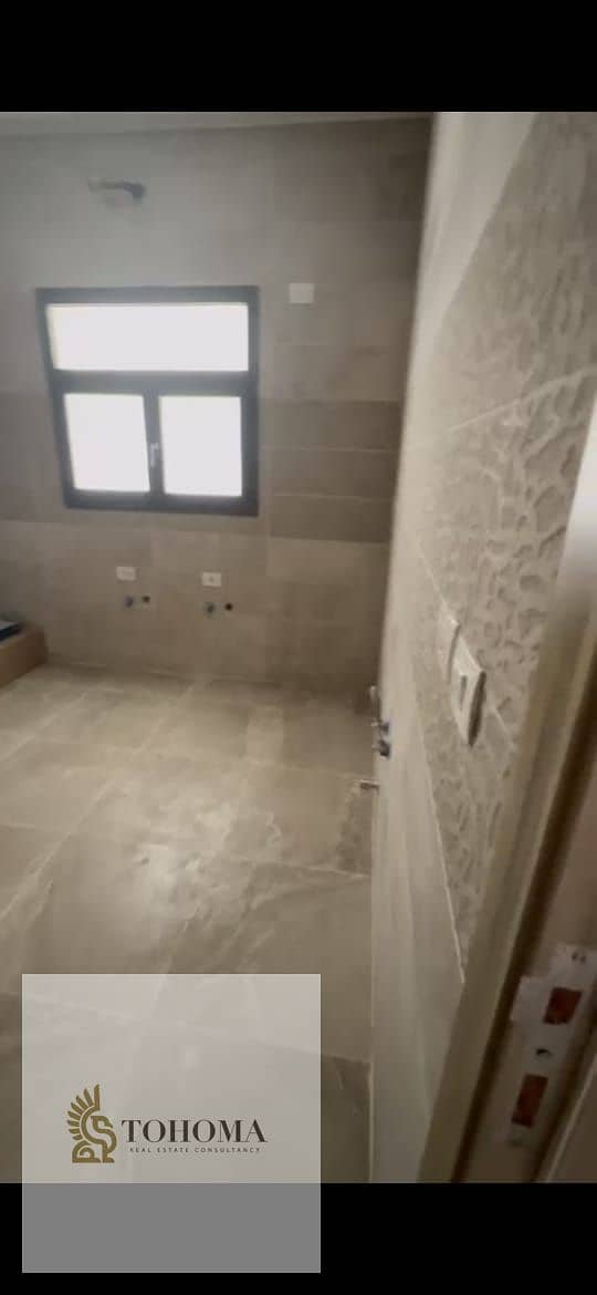 3 74b5c86e-fe8e-4b78-a8dc-93bb7f4e37be. jpg