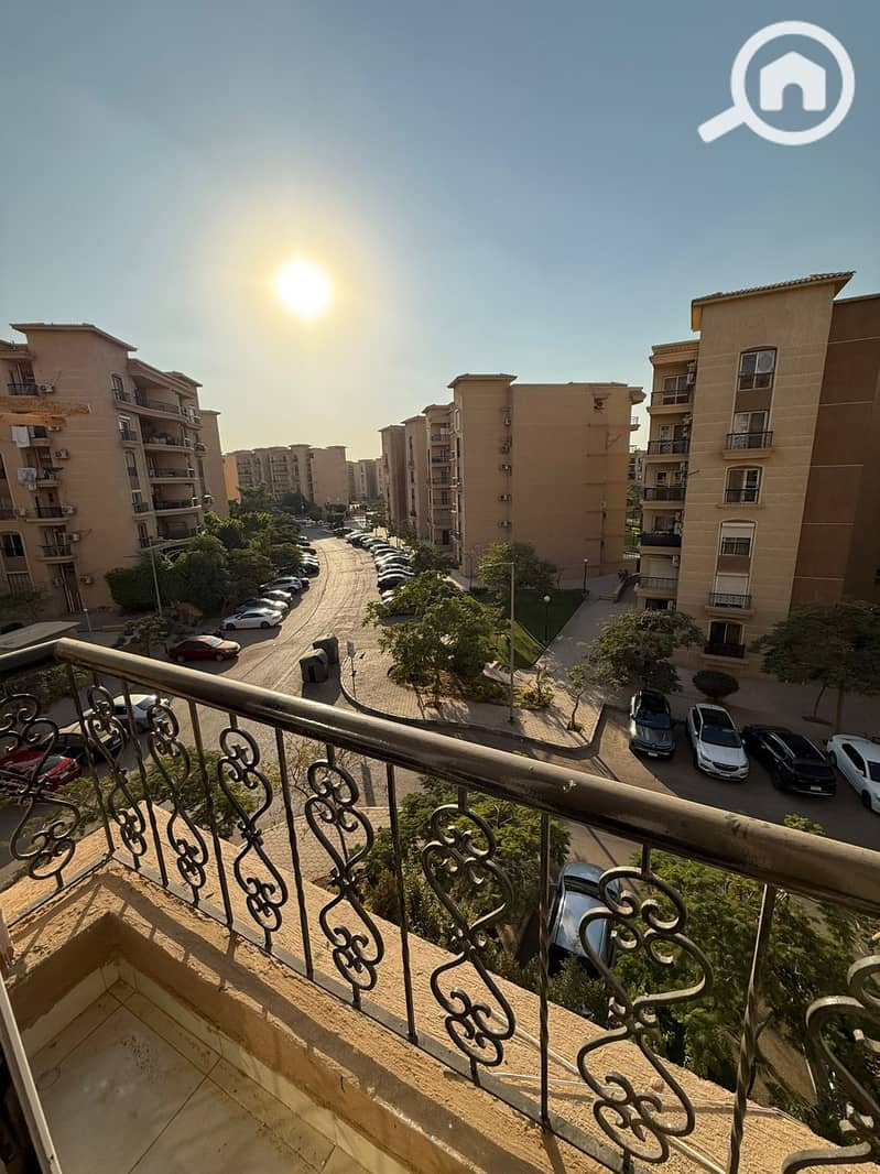 12 5209fe59-7244-4952-bf0f-41776cadbf15. jpeg