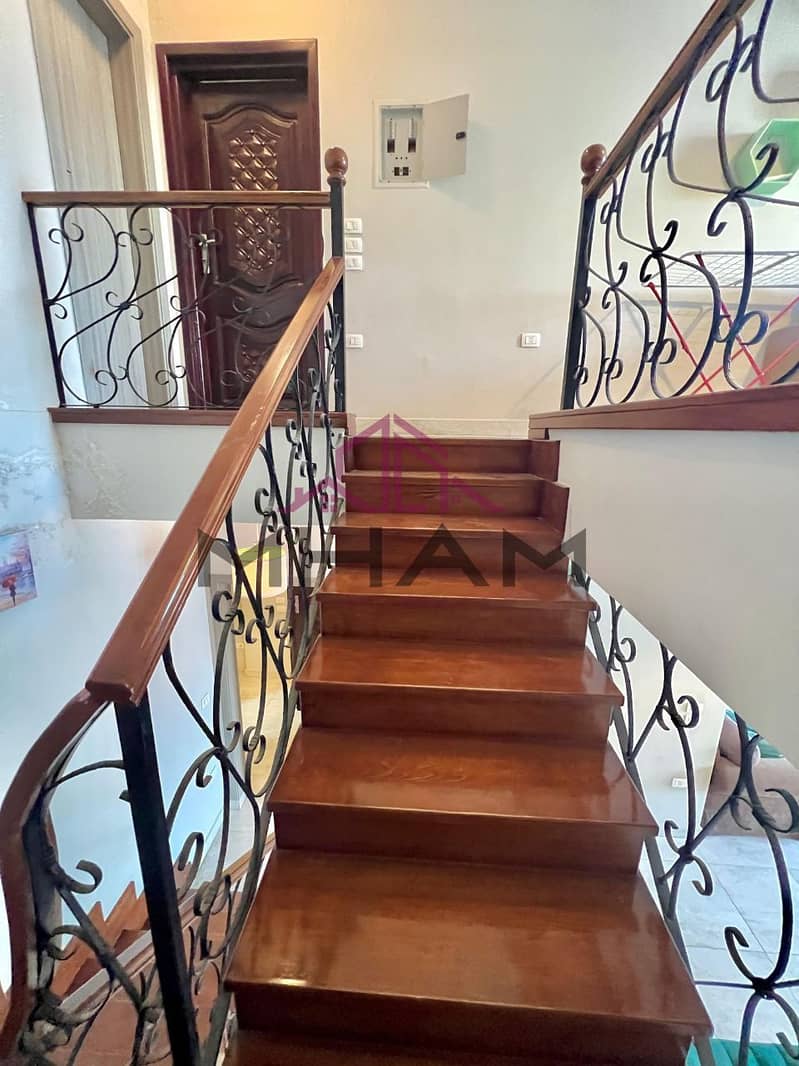 27 photo_5890732339107662814_y. jpg