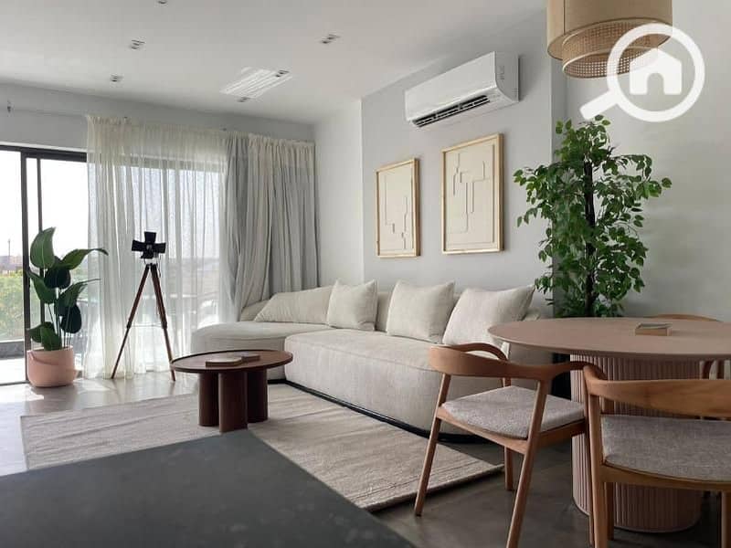 2d97cacb-e5e2-459c-ae21-0f8fcdc36681. jpg