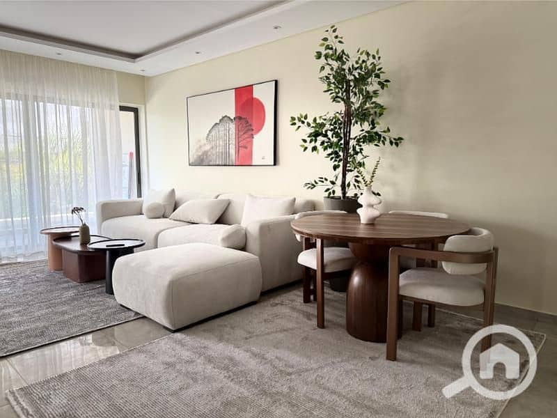 4 bf5a8648-2a06-4f77-94d3-b0de780d71bb. jpg