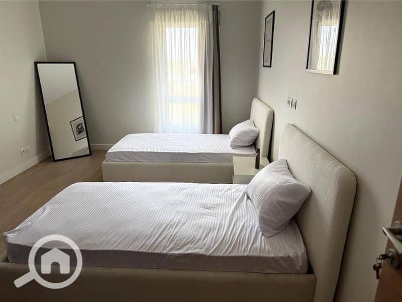 8 69cea5d9-6fcc-492e-af34-89d2b96999c8. jpg