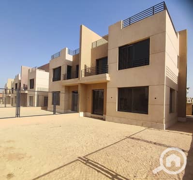 4 Bedroom Twin House for Sale in Sheikh Zayed, Giza - IMG-20251208-WA0115. jpg 4 Bedroom Twin House for Sale in Sheikh Zayed, Giza - IMG-20251208-WA0115. jpg