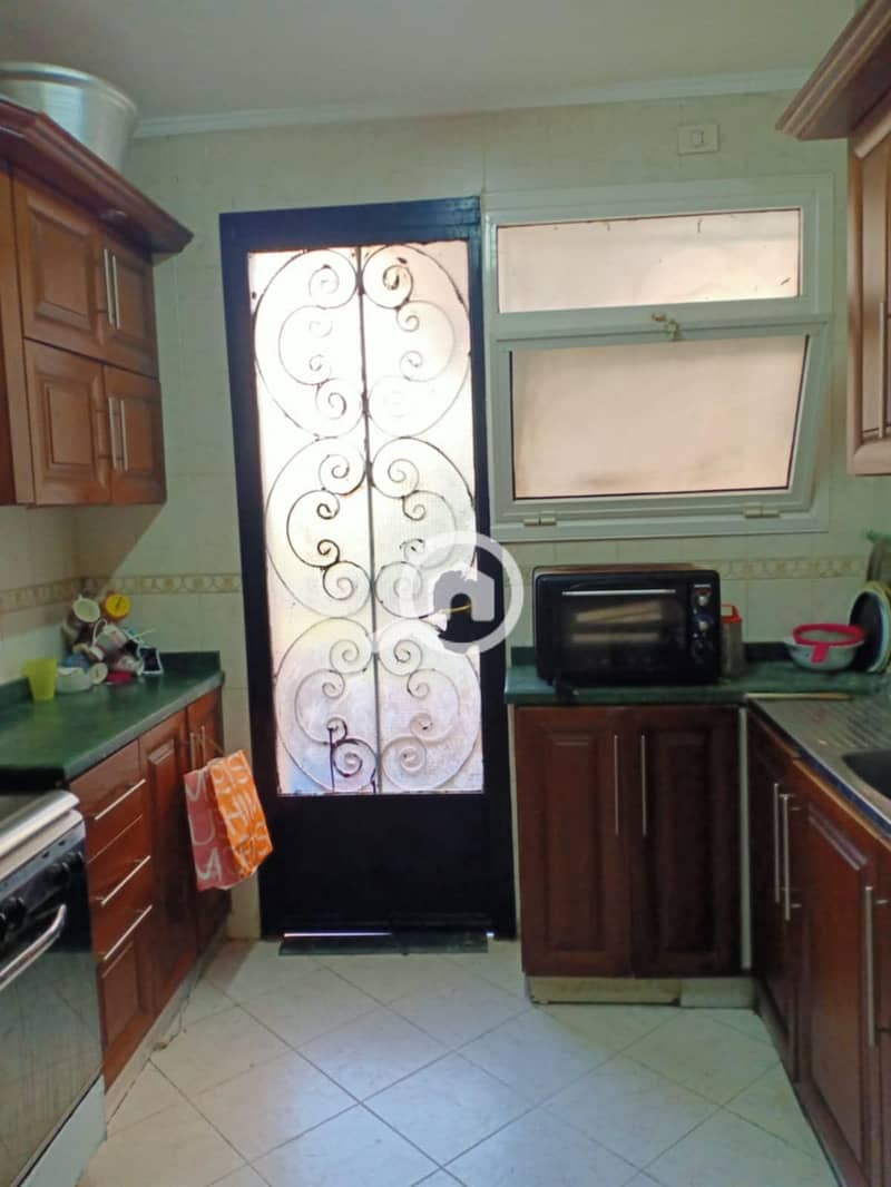 12 e71aa183-98aa-4548-a55f-58e47547b912. jpg