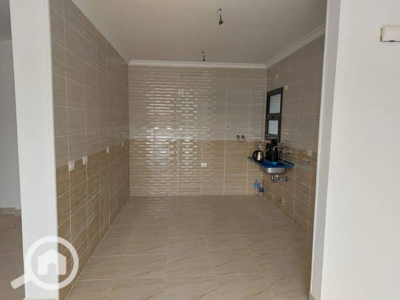 8 90e8fedc-e680-4b80-8dcc-330c5b85ed36. jpg