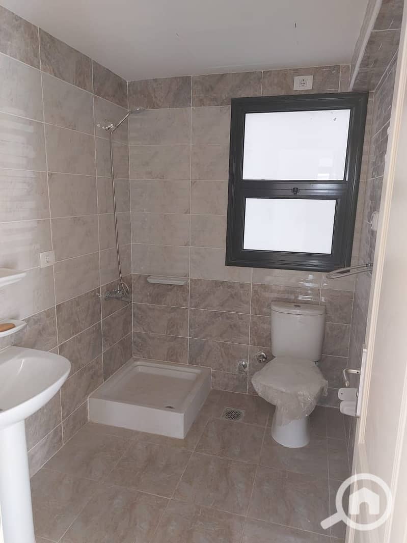 9 99ae568f-24f5-4753-b236-0576a5084651. jpg