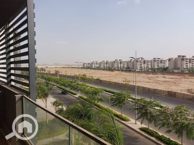 18 b8182458-653b-4968-80d0-c9eb200289dc. jpg