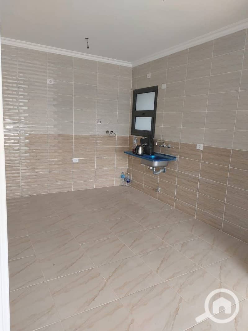 19 bf792de3-15ed-424b-8a40-0c0bc5ec2769. jpg