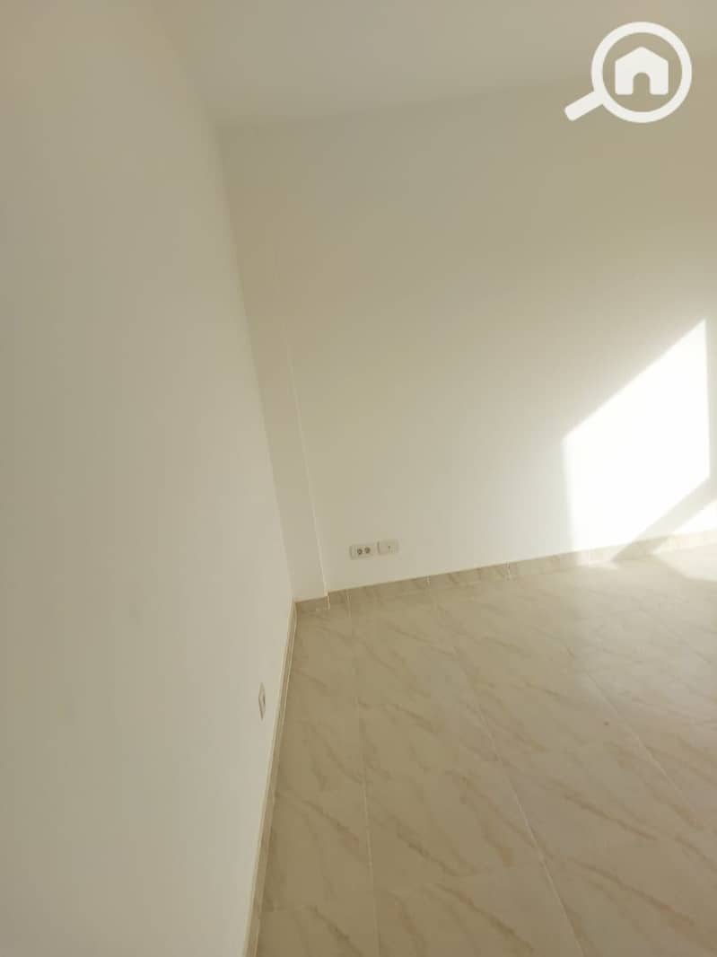 21 cfcdef21-bbab-4618-b427-c9efc41b1f42. jpg