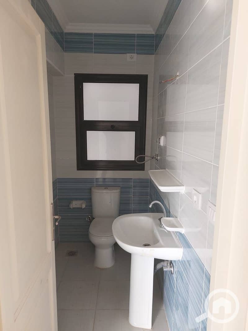 23 e8f113c5-a661-4611-b59a-ad6313f952da. jpg