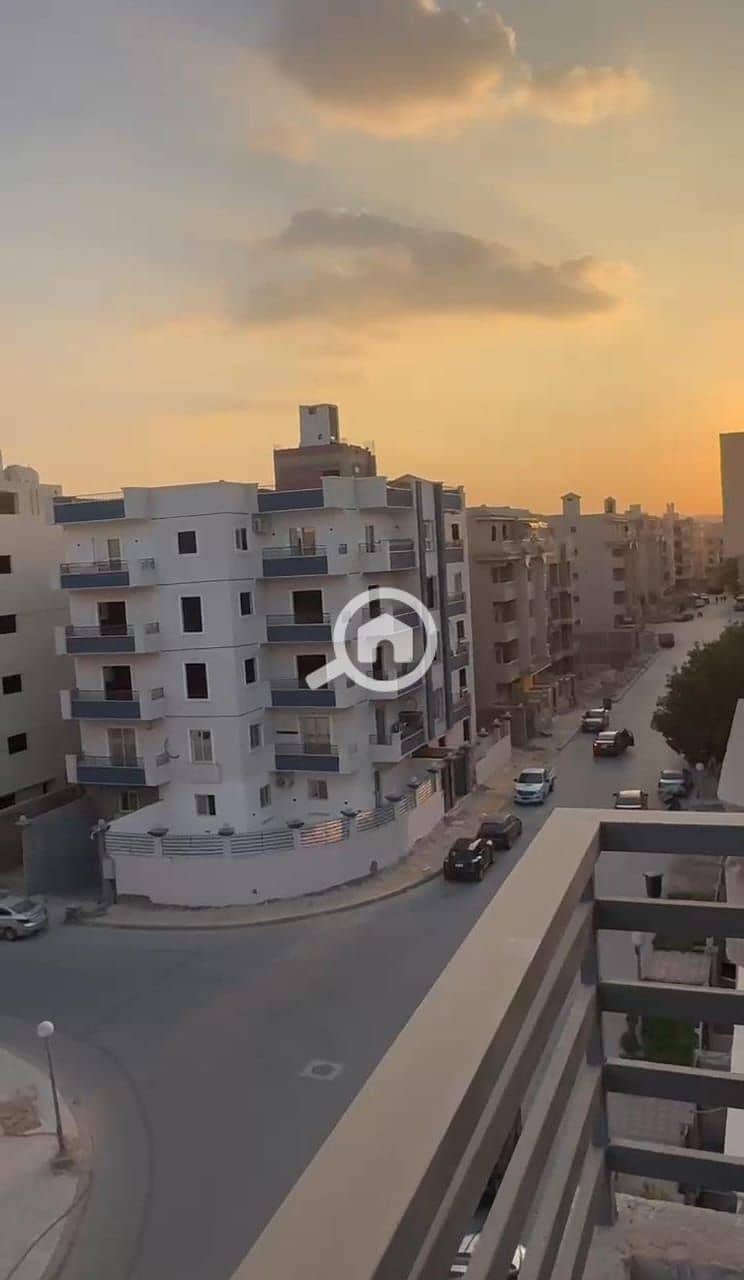 9 d77192f1-3048-445d-8443-a7e30f26c6bc. jpg