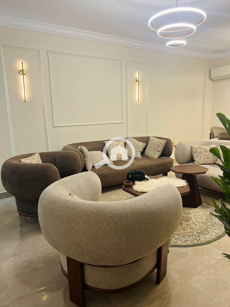 5 04157bcf-d5b9-424a-bb66-8a6f85b45d5c. jpg