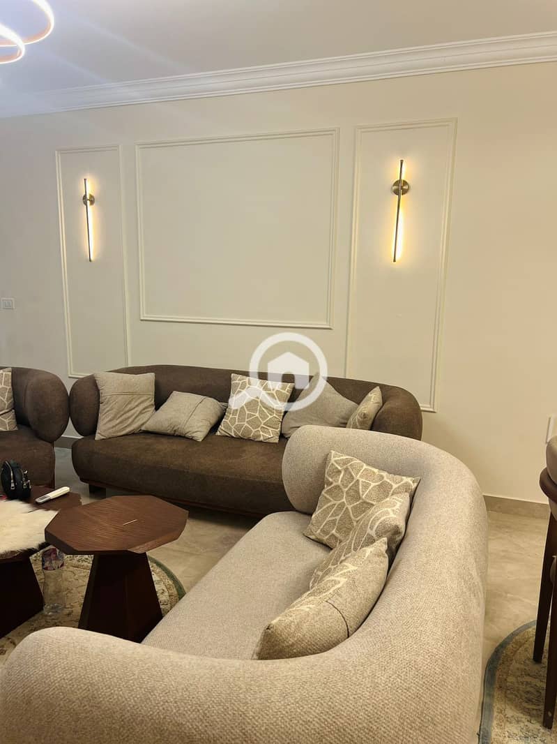 10 23d15a50-db64-47c8-8efb-e95ae9303f07. jpg