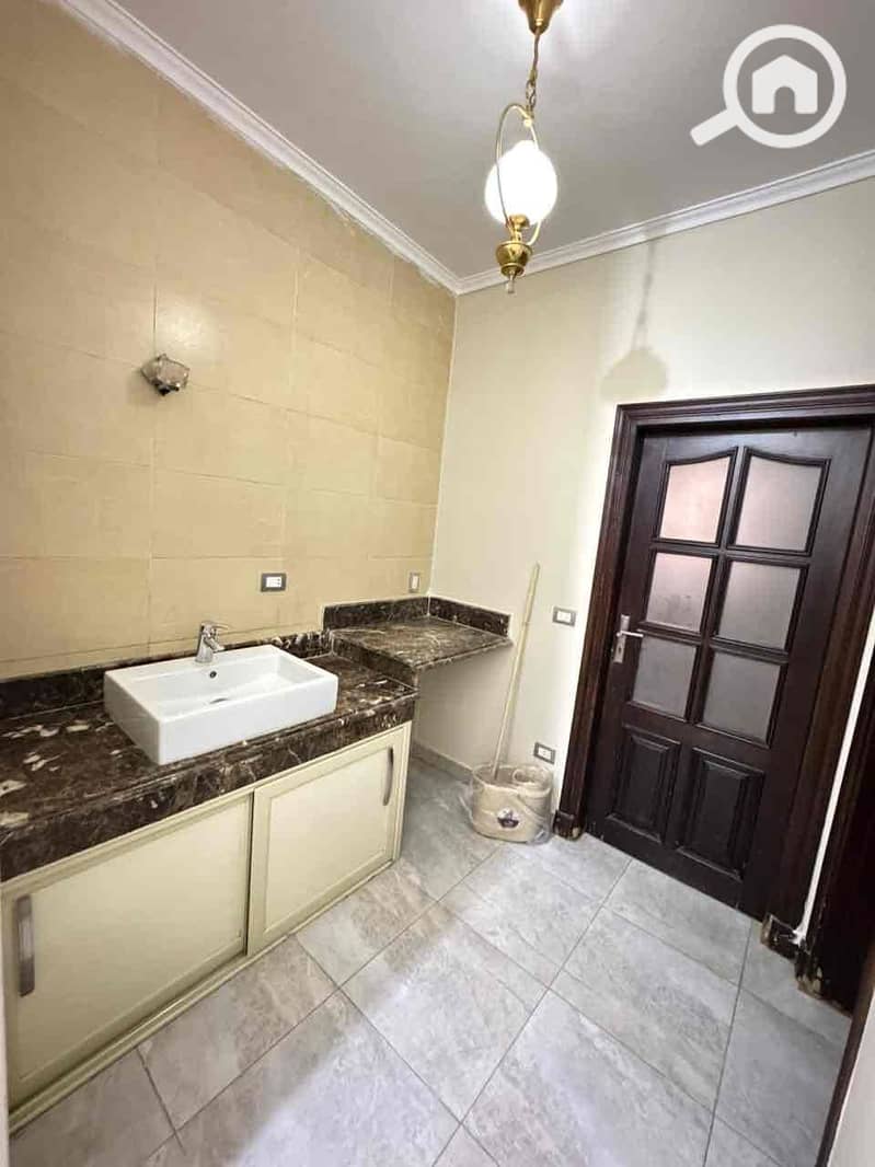 4 a257da39-c7b5-4e26-aec1-2a0c7e2ed1a3. jpg