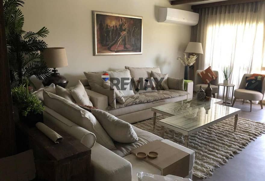 4 f0bafdd9-ab24-4347-b1bc-9dc7a749a7a0. jpg