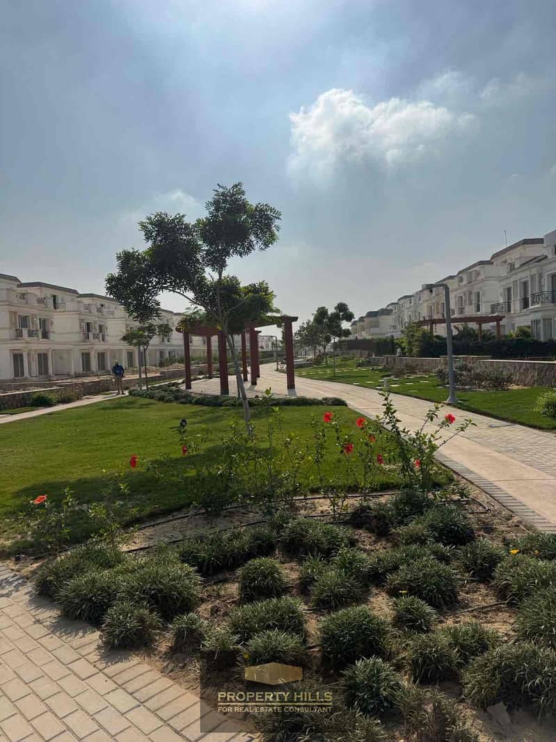 8 370eb5cc-7f29-46f1-9ff1-0438bf9db5f3. jpg