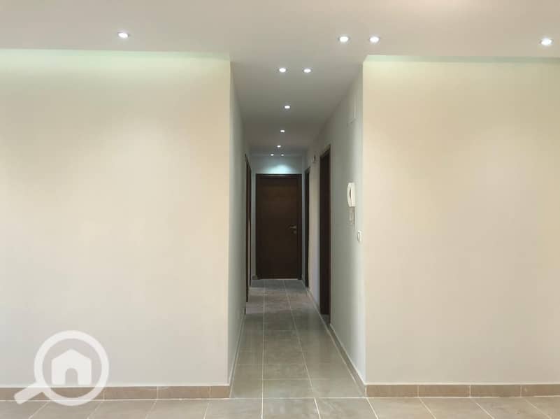 11 957e841f-f5dc-4a44-9ac7-ff0abe431605. jpeg