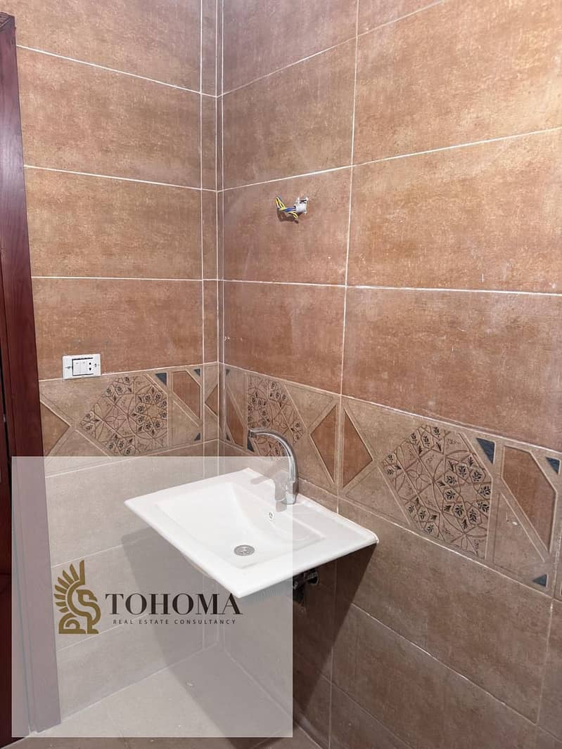 7 c0c11e00-4256-41e1-8ade-67f337fa34a3. jpg