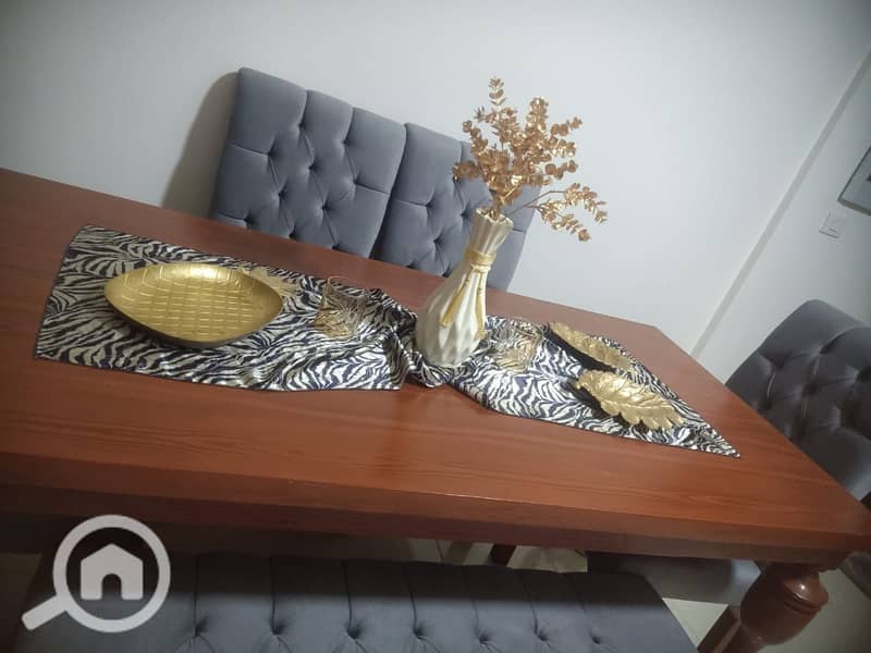 3 f7748f3d-885b-432f-bd00-3a427b0cc675. jpeg