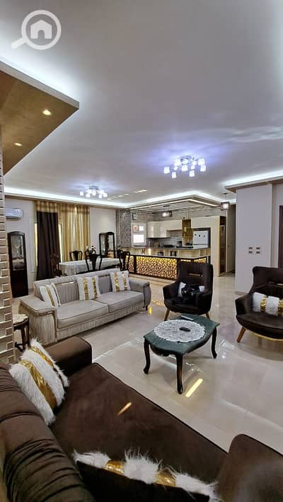 شقة 4 غرف نوم للايجار في الشيخ زايد، الجيزة - IMG-20251209-WA0277. jpg