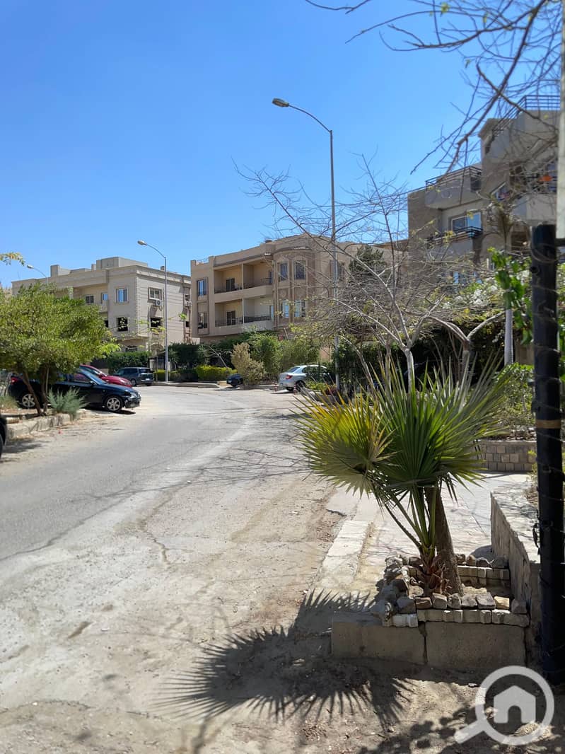 16 02e357fc-6631-4cc0-bf2e-5f52a4e7214f. jpg