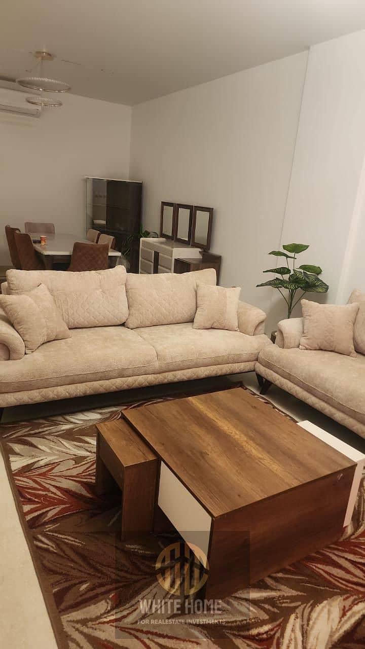 4 5f323206-1906-4aa0-a036-5bf1bdc35ec5. jpeg