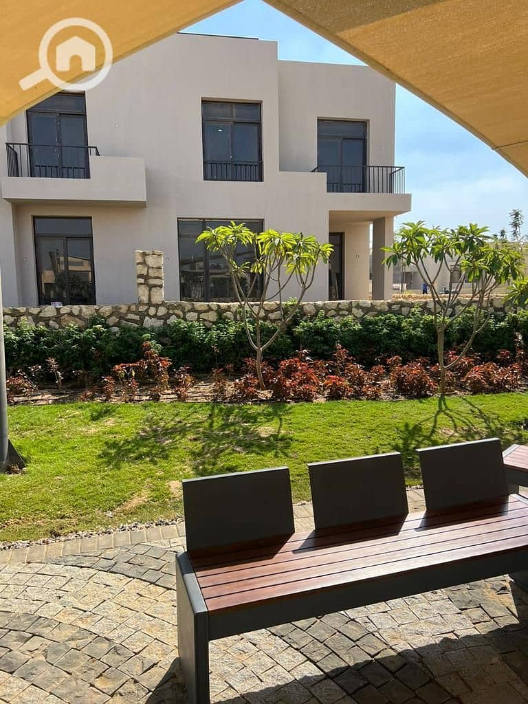 9 deca7318-5fc5-4762-b122-b150ff53d71c. jpeg