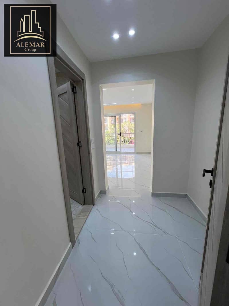 12 328b3953-3a6a-4463-b26d-ab136b44441f. jpg