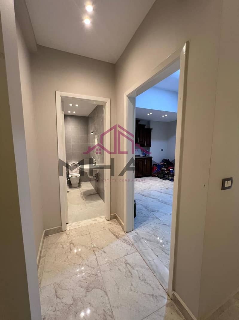 photo_5888795278792395875_y. jpg photo_5888795278792395875_y. jpg