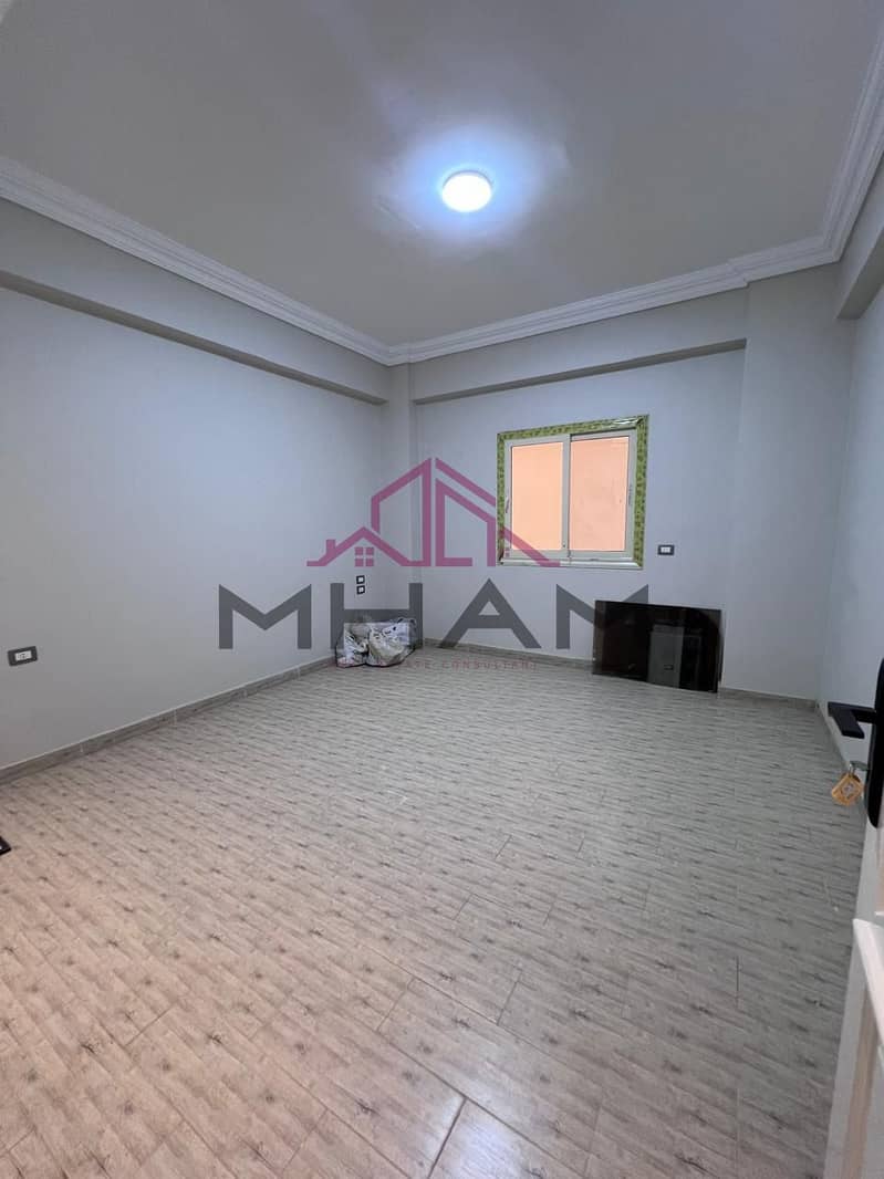 3 photo_5888795278792395883_y. jpg