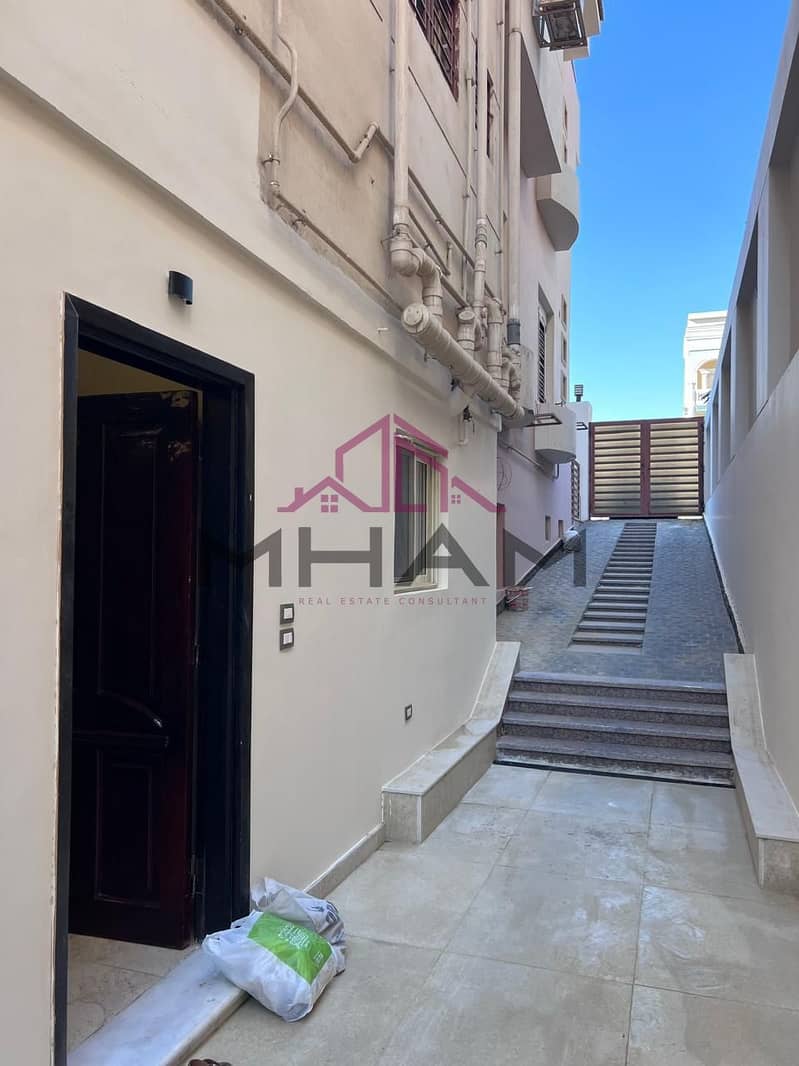 9 photo_5888795278792395880_y. jpg